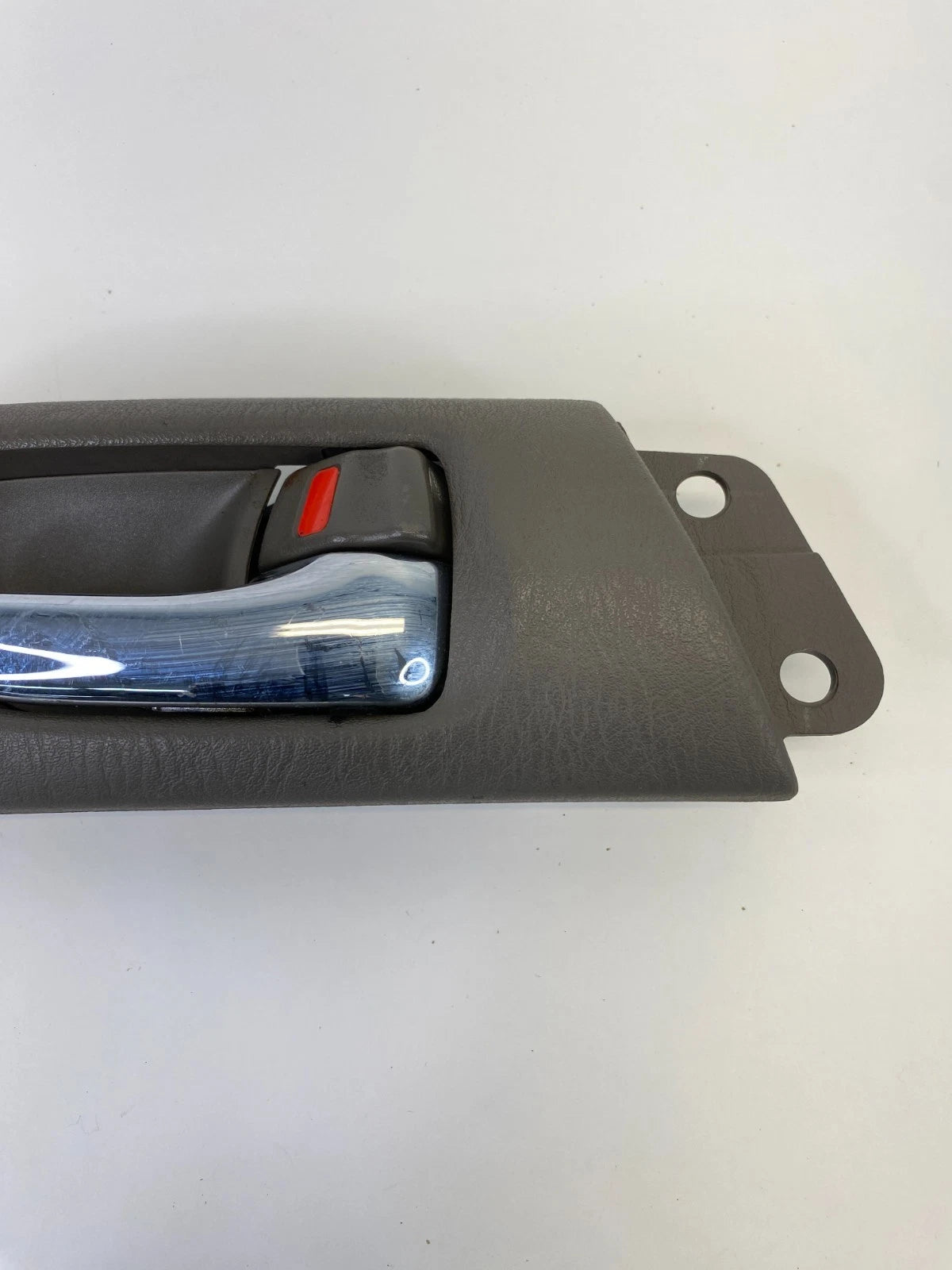 1998-2005 LEXUS GS300 REAR RIGHT SIDE INTERIOR INNER DOOR HANDLE W/ BEZEL OEM