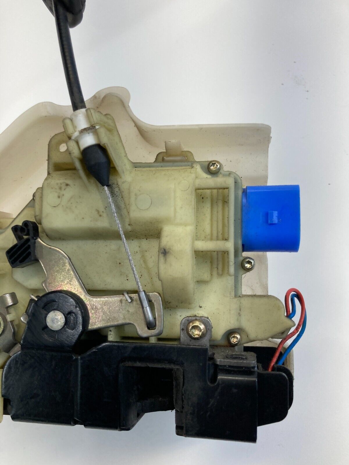 2006-2009 Volkswagen GTI Hatchback Front Left Side Door Latch Lock Actuator OEM