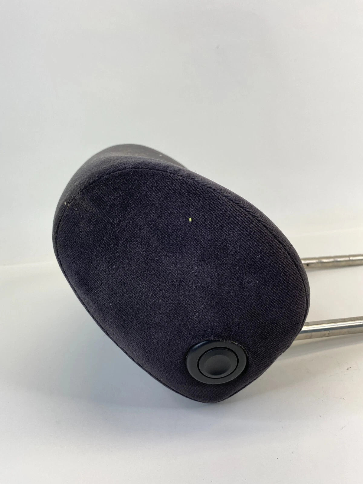 2001-2003 VOLKSWAGEN PASSAT WAGON FRONT RIGHT PASSENGER SEAT HEADREST HEAD REST