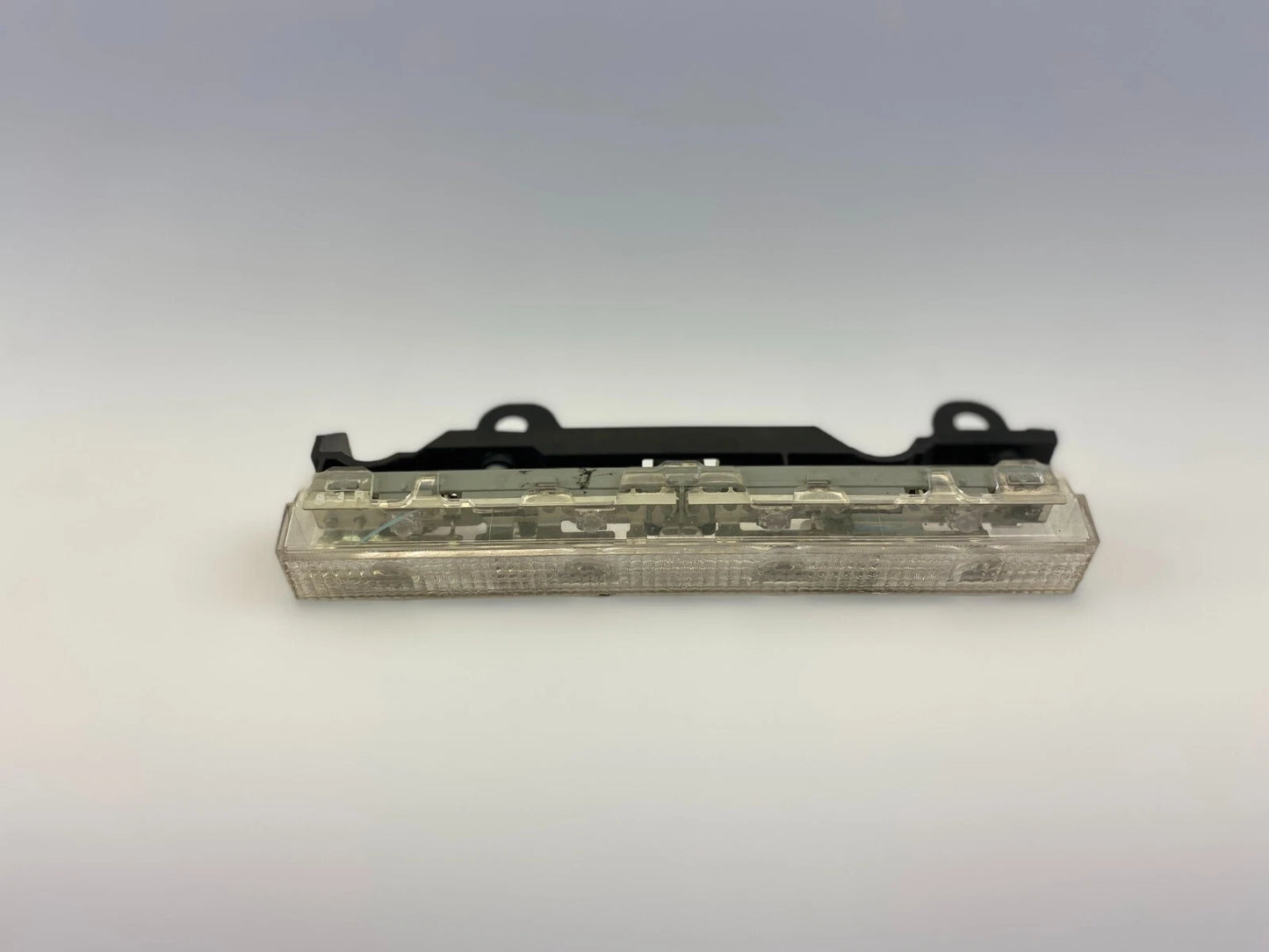 2009 2010 PONTIAC VIBE GT HATCHBACK 3RD THIRD BRAKE LIGHT HIGH MOUNT STOP LAMP