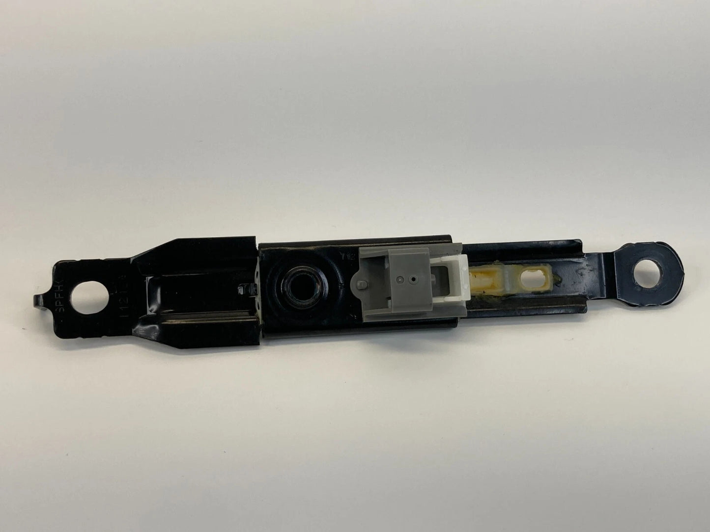 12-17 HYUNDAI ACCENT FRONT RIGHT PASSENGER SIDE SEAT BELT HEIGHT ADJUSTER OEM
