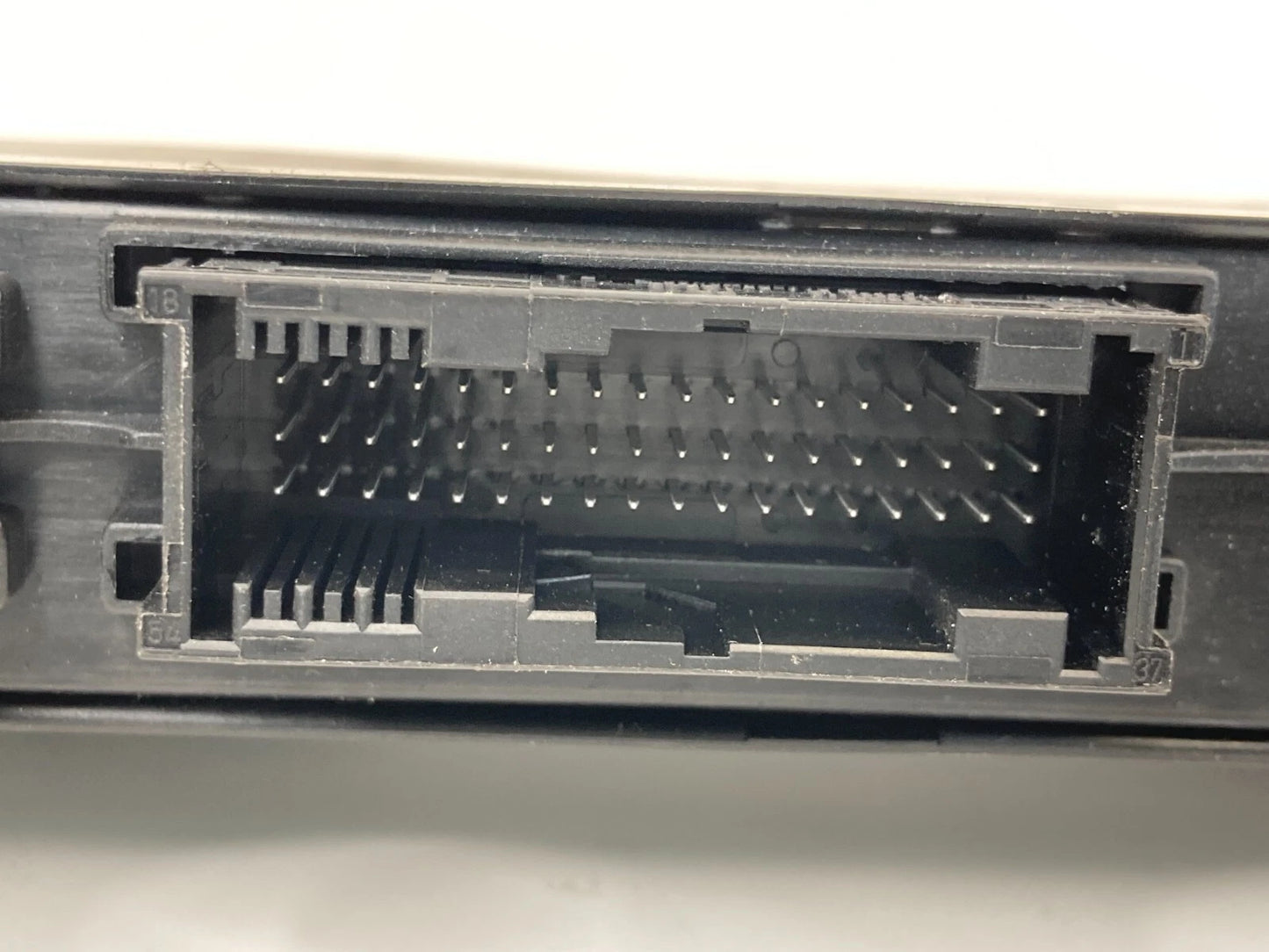 2011-2017 BMW X3 JUNCTION BOX CONTROL MODULE BCM JUNCTION UNIT 6135924738601 OEM