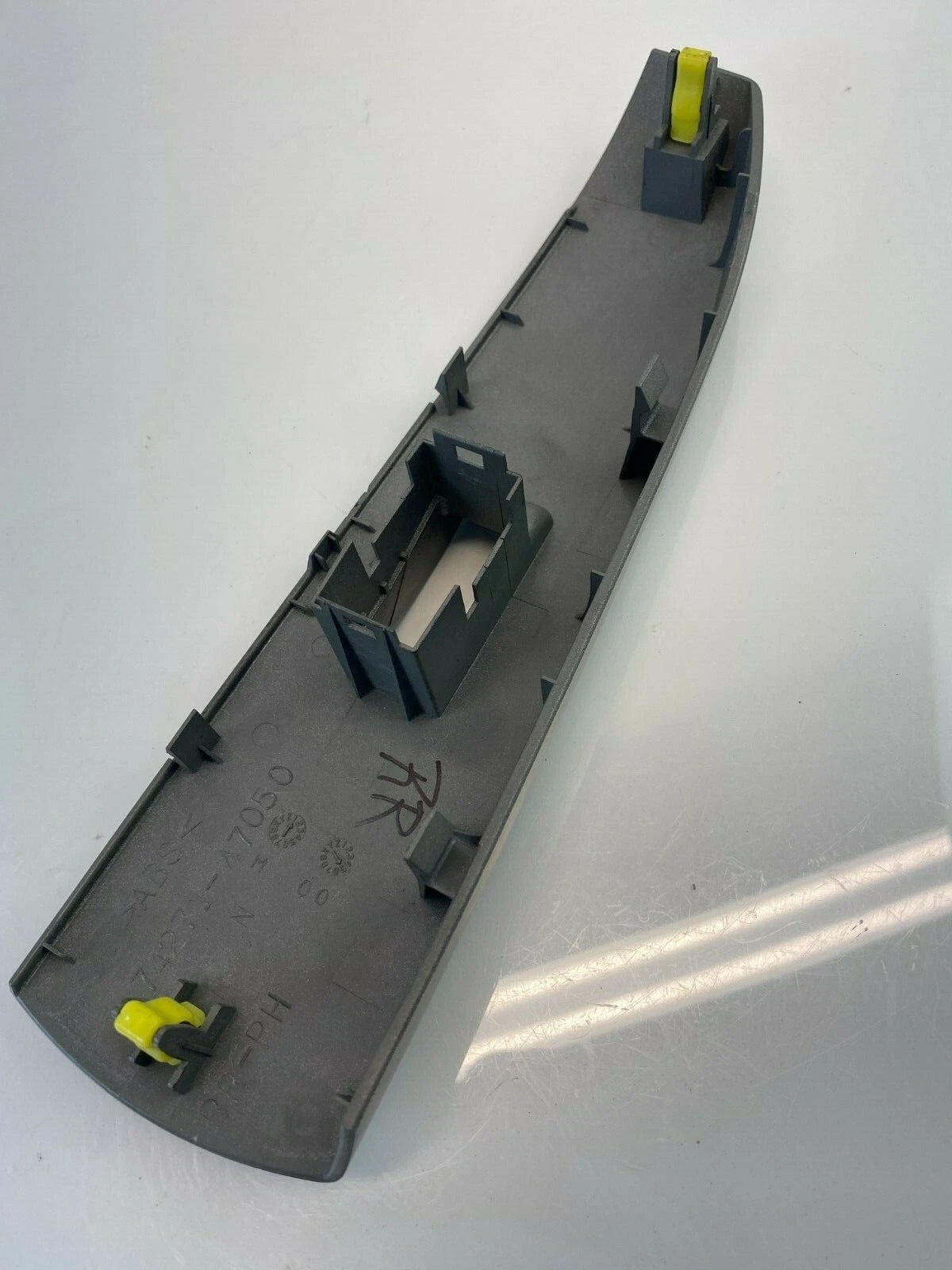 2004-2009 TOYOTA PRIUS REAR RIGHT DOOR WINDOW SWITCH COVER BEZEL 74271-47050 OEM
