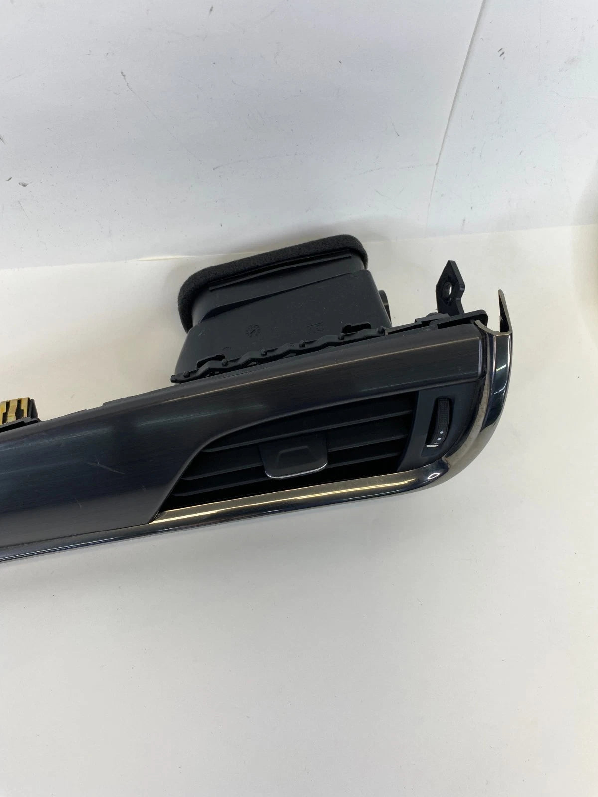 13-19 CADILLAC ATS FRONT RIGHT PASSENGER SIDE DASH AC AIR VENT TRIM 20886792 OEM