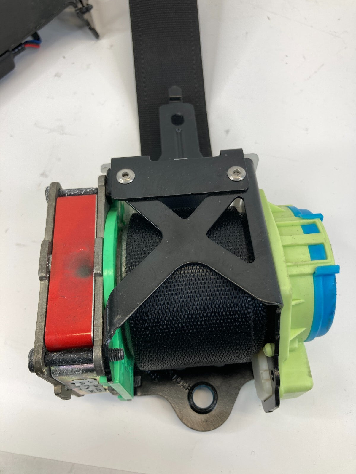 2003-2011 Saab 9-3 93 Sedan Front Right Passenger Seat Belt Retractor 305429910