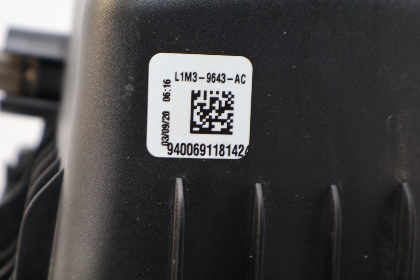 2020-2025 FORD EXPLORER 2.3L AIR CLEANER INTAKE HOUSING BOX ASSY L1M3-9643AC OEM