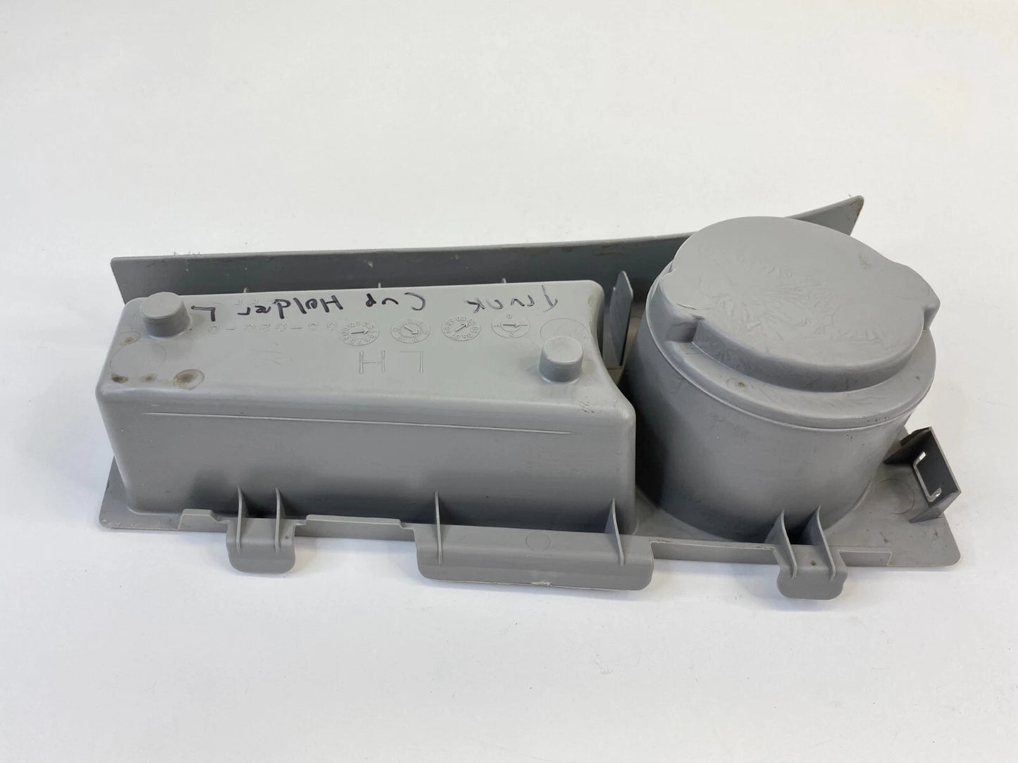 2004 2005 2006 CADILLAC SRX BASE REAR LEFT SIDE CUP HOLDER CUPHOLDER OEM