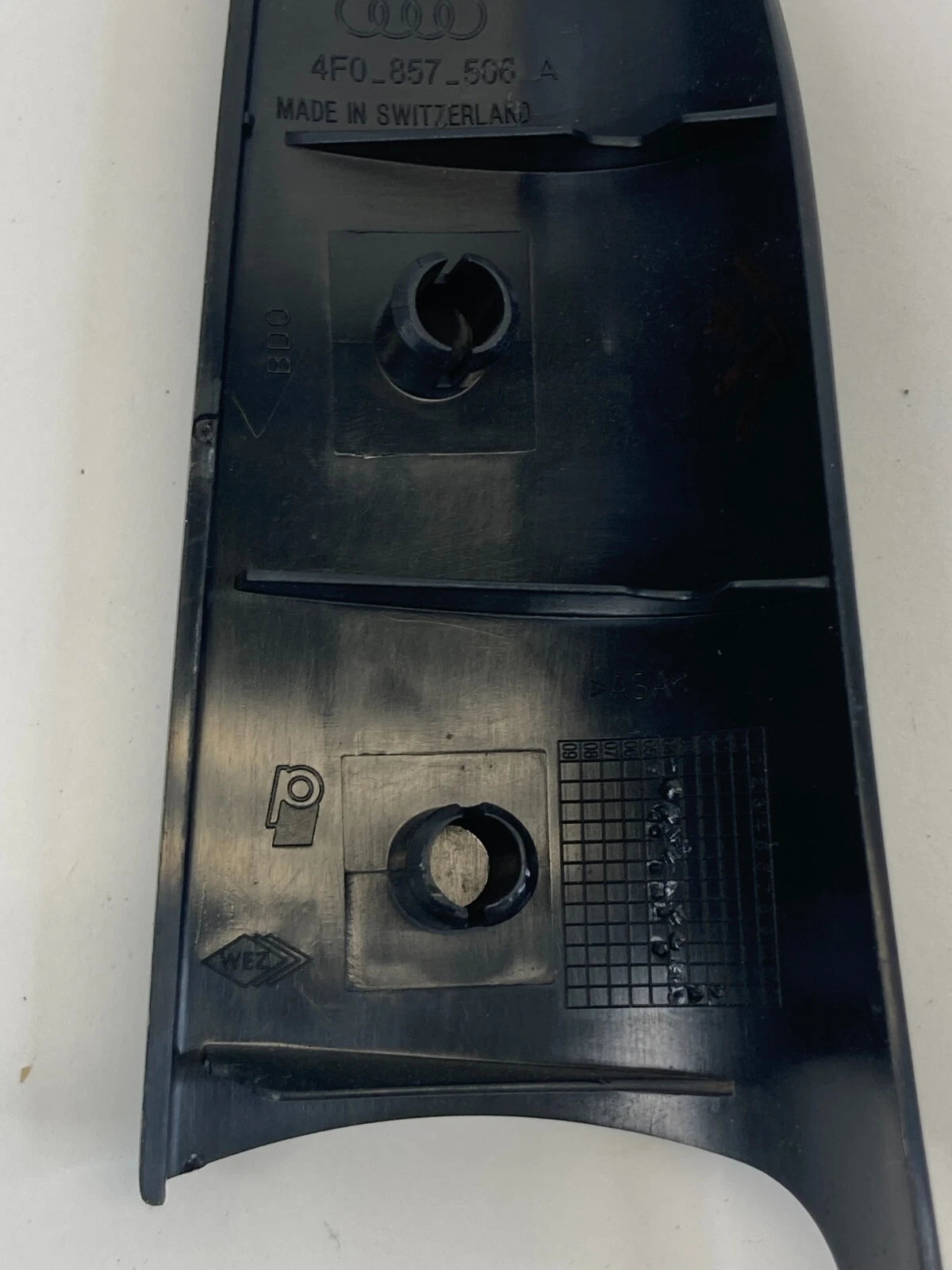 2005-2011 AUDI A6 QUATTRO FRONT RIGHT INNER DOOR CORNER COVER 4F0857506A OEM