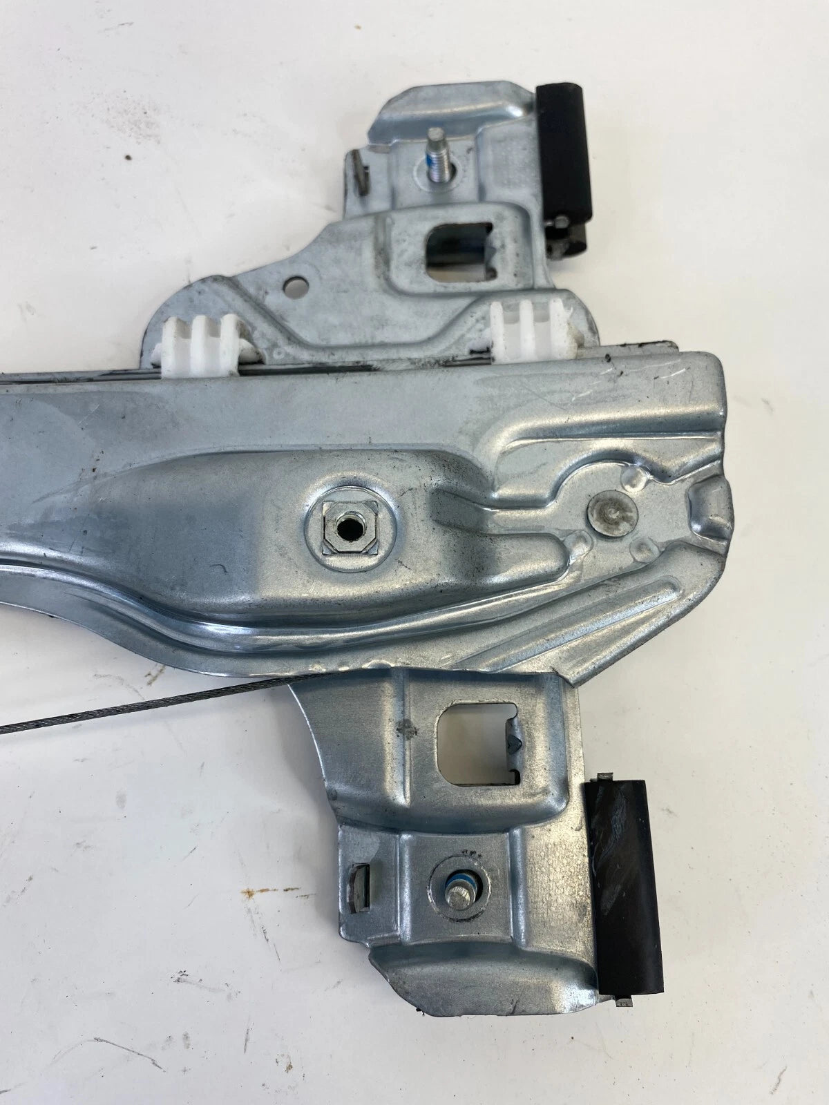 13-20 CHEVROLET SONIC REAR LEFT DOOR POWER WINDOW REGULATOR W/ MOTOR 98820-J305