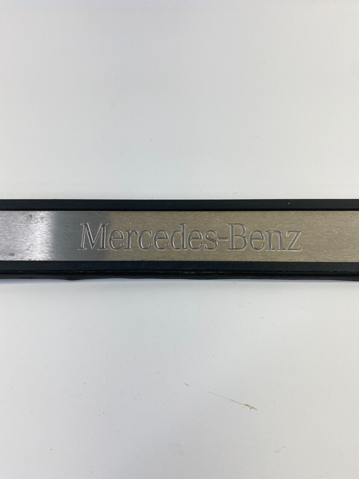 2003-2009 Mercedes-Benz E500 Front Right Door Step Sill Plate Scuff 2116801435