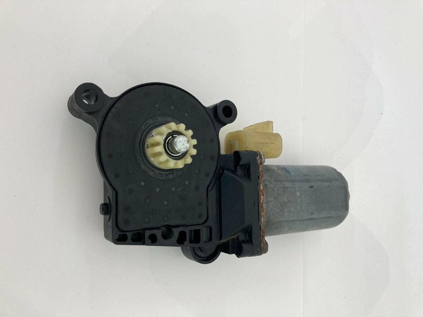 2000-2005 CHEVROLET IMPALA FRONT LEFT DRIVER SIDE DOOR WINDOW MOTOR CM090930B