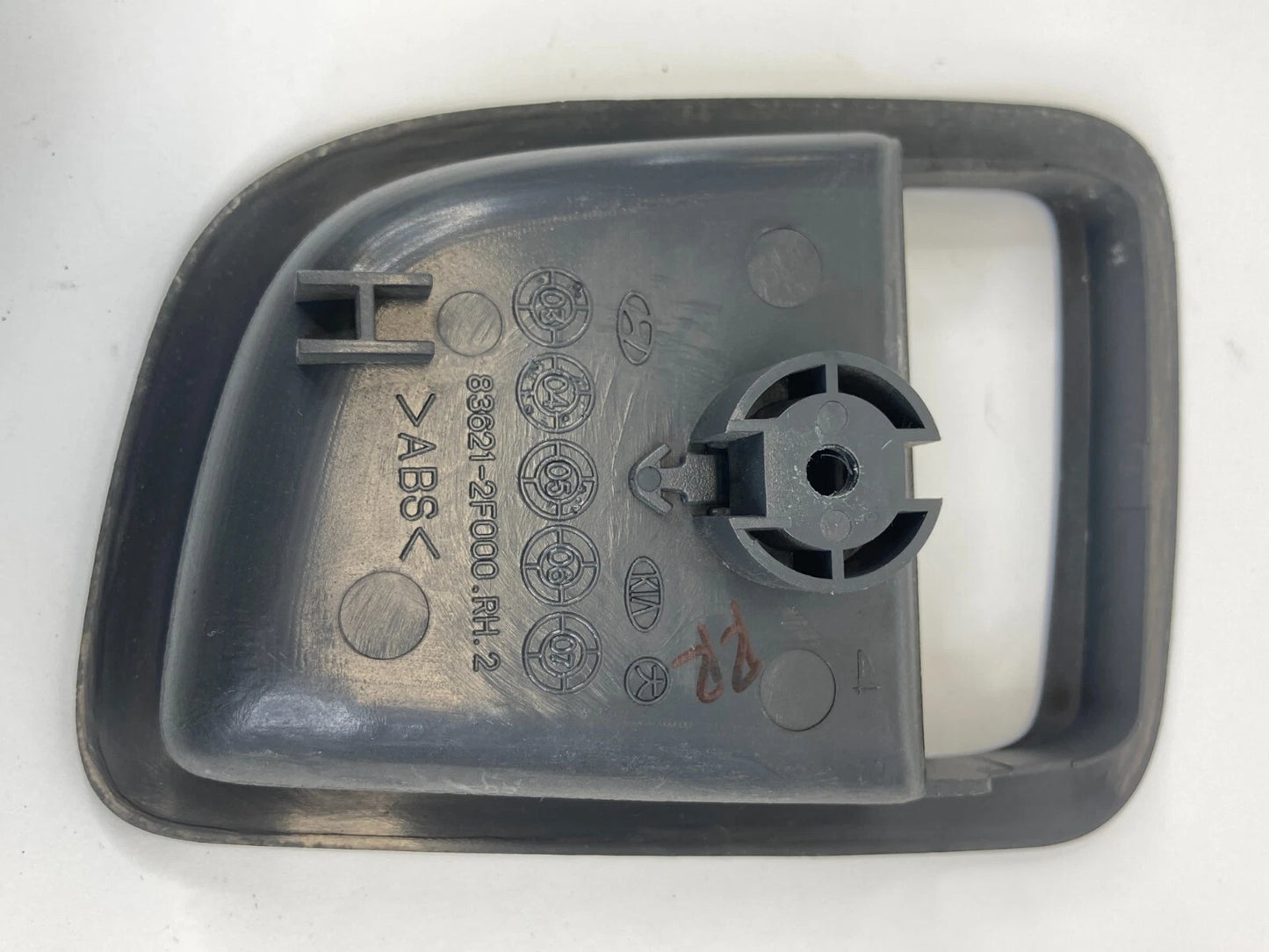 2004-2009 KIA SPECTRA EX SEDAN REAR RIGHT SIDE DOOR HANDLE BEZEL TRIM 836212F000