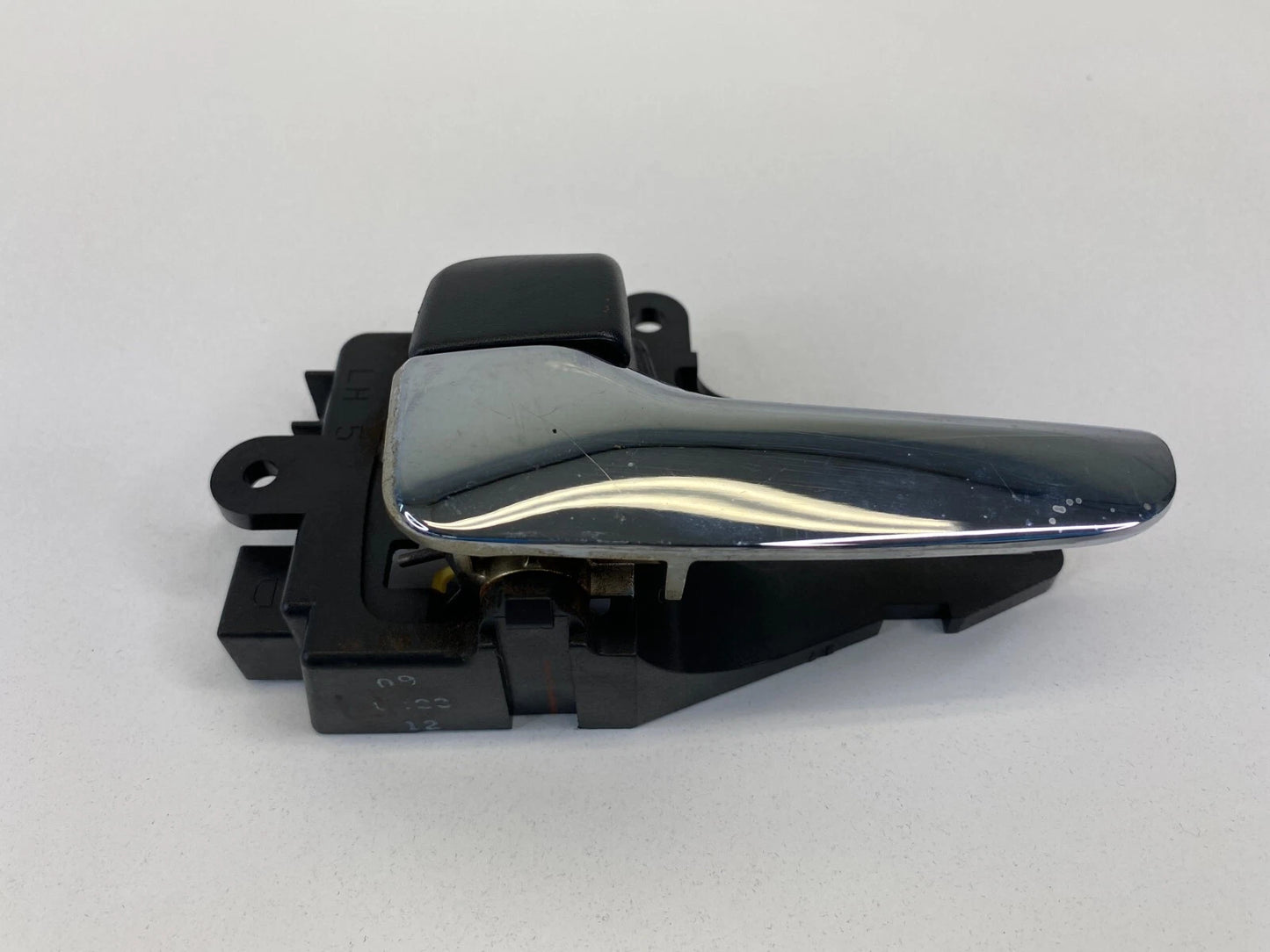 2007-2013 MITSUBISHI OUTLANDER REAR LEFT SIDE INTERIOR DOOR HANDLE ASSEMBLY OEM