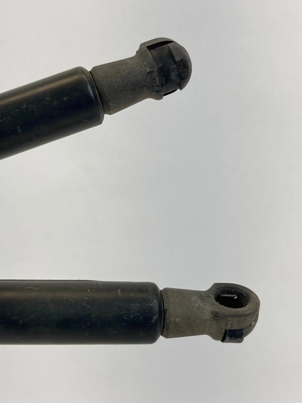 04-09 MITSUBISHI GALANT REAR TRUNK LIFTGATE TAILGATE SUPPORT SHOCK STRUTS PAIR