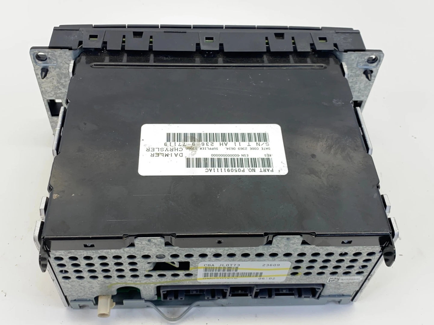 2010 CHRYSLER 300 DODGE RAM AM FM CD PLAYER AUX RADIO RECEIVER P05091111AC OEM
