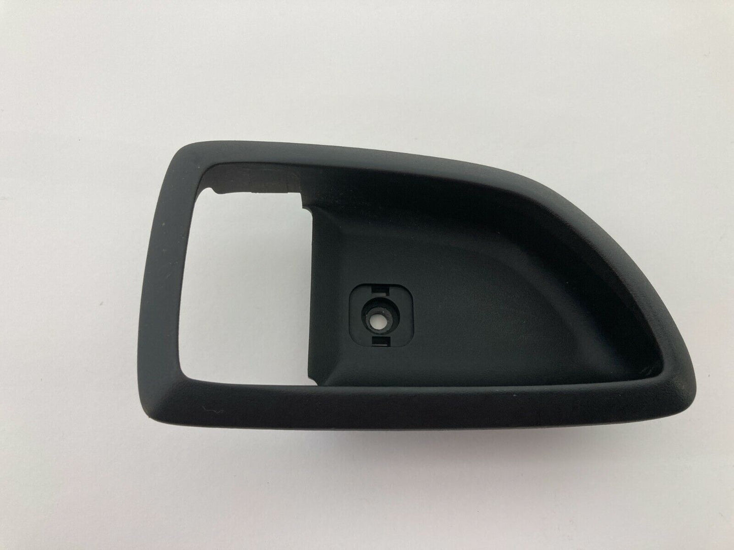 2004-2006 Kia Amanti Rear Right Side Inner Door Handle Cover Bezel 82621-3F000