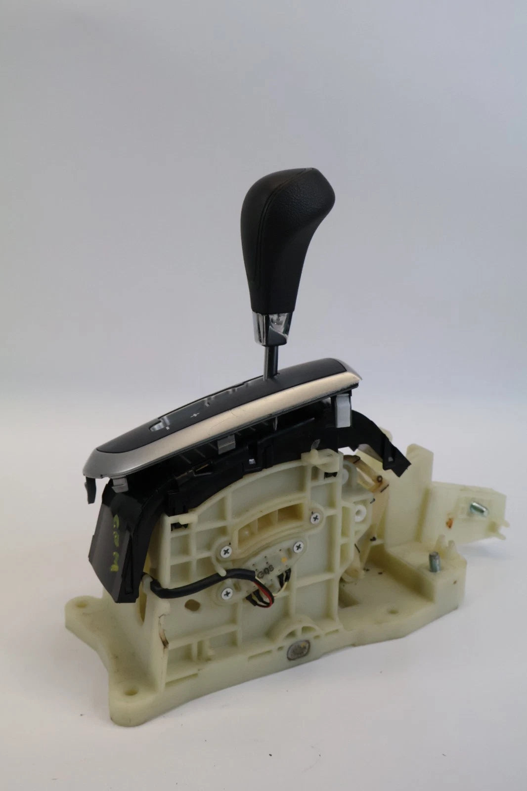 2012-2014 HYUNDAI ACCENT AUTOMATIC FLOOR SHIFTER SELECTOR LEVER ASSY 46700-1R220