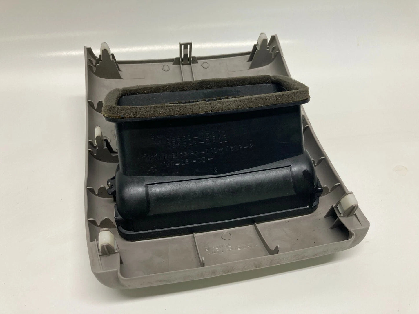 2002 2003 LEXUS ES300 REAR CENTER CONSOLE AIR VENT GRILLE COVER 58860-33010