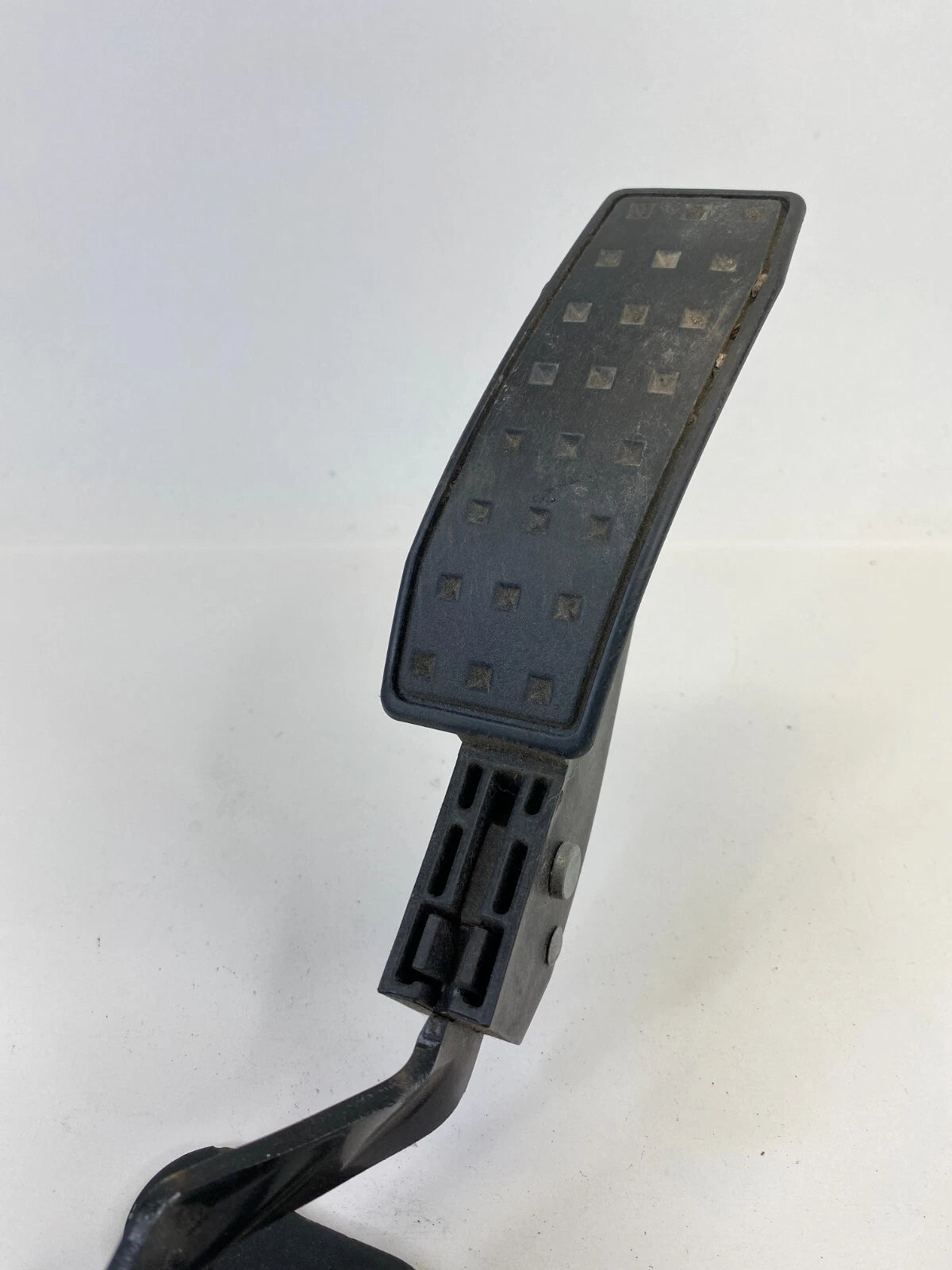 2005 2006 Cadillac SRX Base 3.6L Accelerator Gas Pedal w Sensor OEM