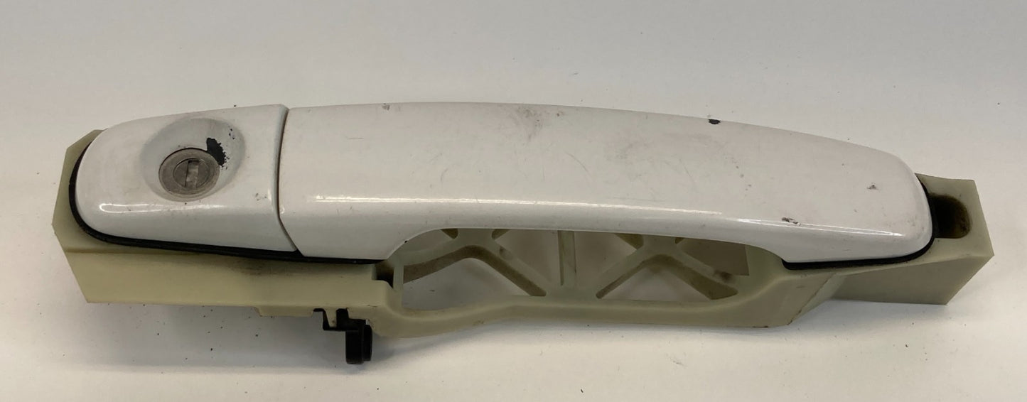 05-10 Pontiac G6 Front Left Side Exterior Door Handle Assembly 8554 White OEM
