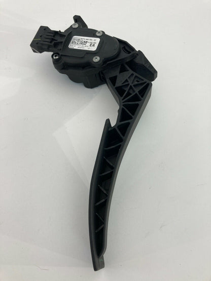 11-15 Cruze 12-17 Verano Accelerator Gas Pedal w/ Position Sensor 13252702 OEM