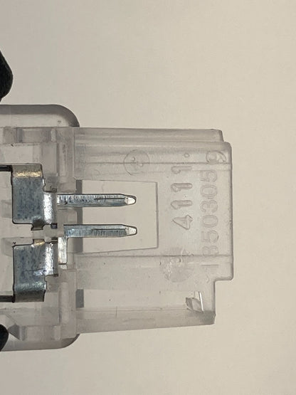 2012-2019 Chevrolet Cruze 10-17 Equinox Trunk Cargo Inner Courtesy Lamp 13503059