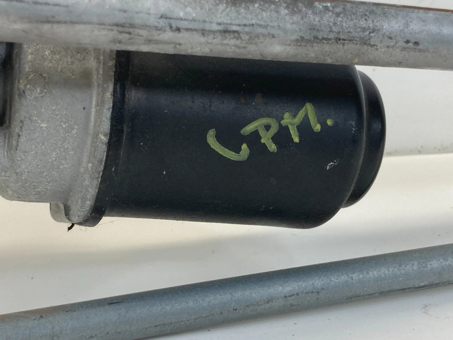 2005 2006 2007 HONDA ODYSSEY FRONT WINDSHIELD WIPER MOTOR W/ LINKAGE