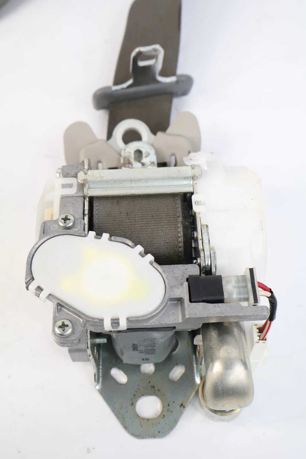 2011-2014 TOYOTA SIENNA FRONT RH PASSENGER SIDE SEAT BELT RETRACTOR ASSEMBLY OEM