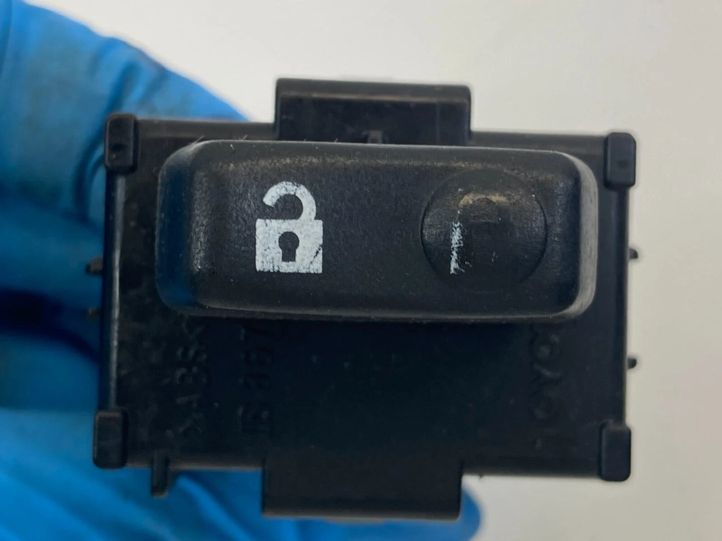 2007-2014 TOYOTA CAMRY FRONT RIGHT PASSEMGER SIDE DOOR LOCK BUTTON SWITCH OEM