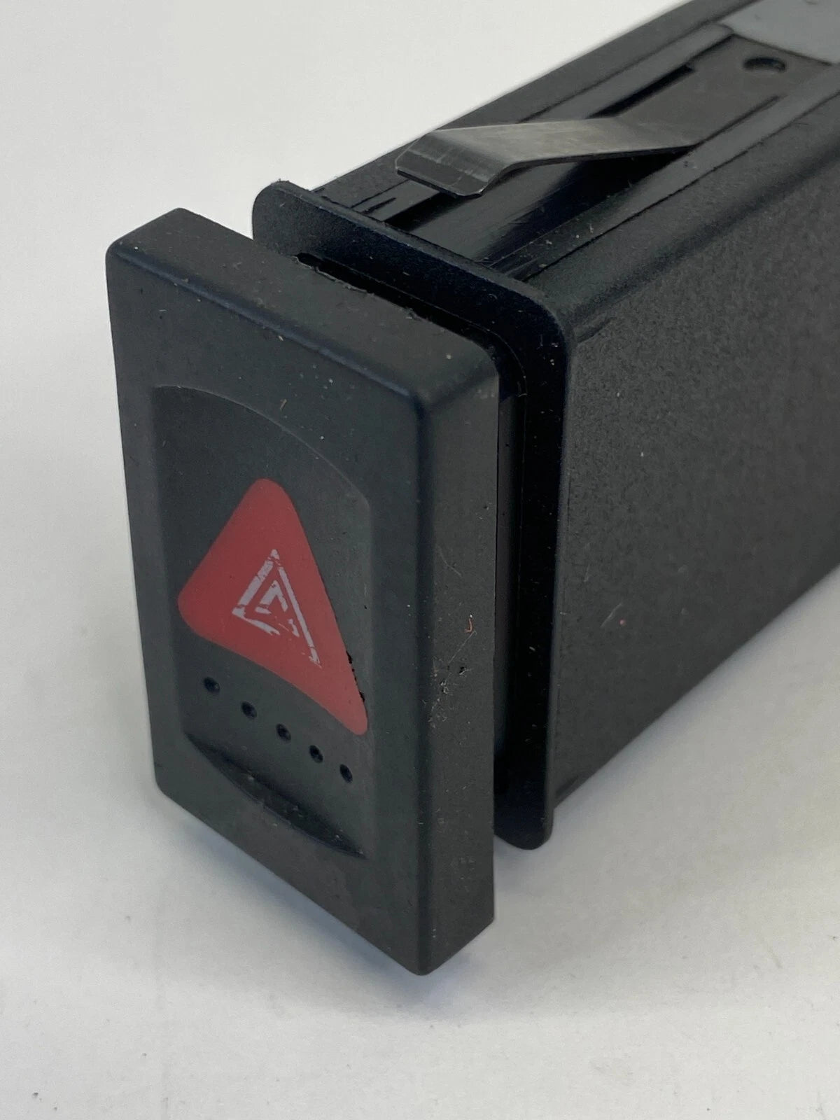 1998-2005 VOLKSWAGEN PASSAT EMERGENCY WARNING HAZARD LIGHT SWITCH 3B0953235D OEM