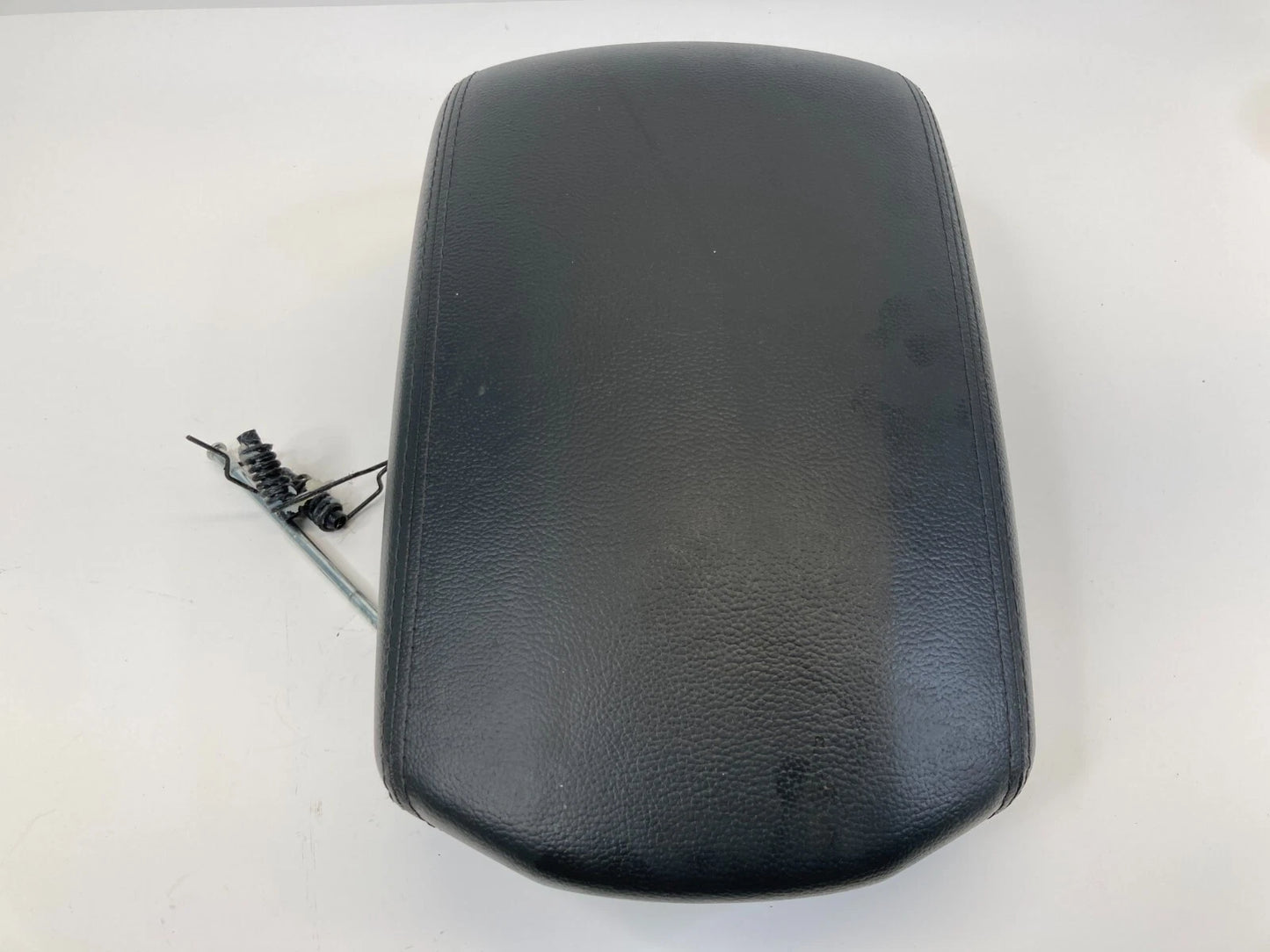 2013-2016 HYUNDAI SANTA FE CENTER CONSOLE ARMREST LID COVER ASSEMBLY LATCH OEM