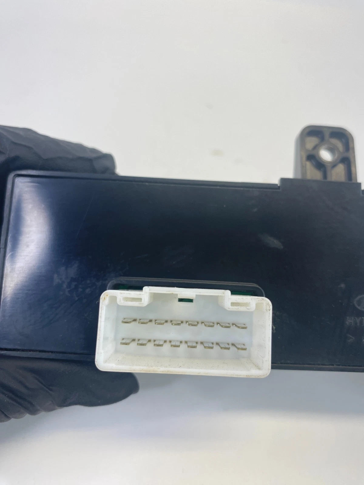 2015-2019 KIA SEDONA FRONT LEFT DRIVER POWER SEAT CONTROL SWITCH OEM