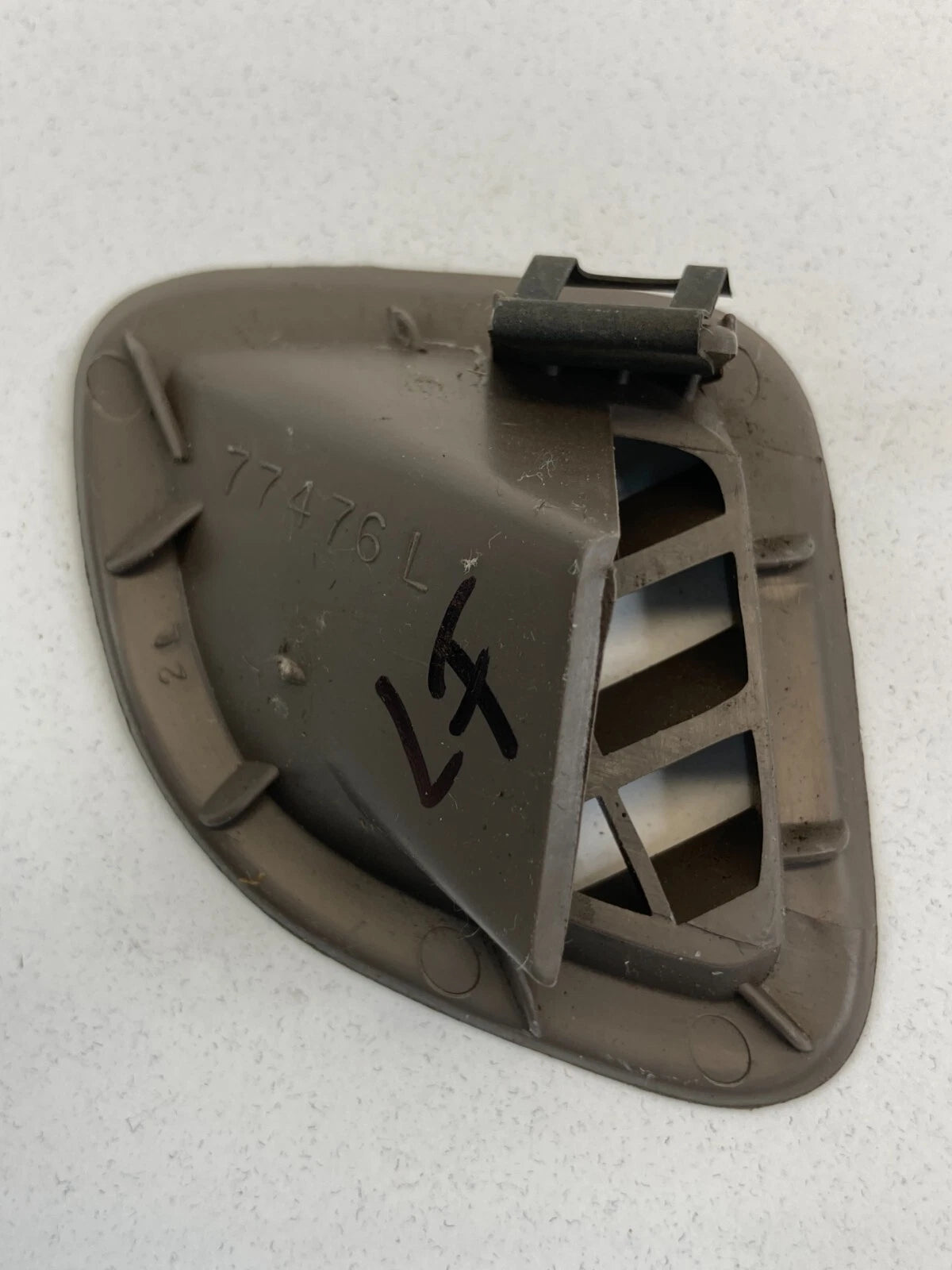 1994-1997 HONDA ACCORD SEDAN DASH LEFT DRIVER SIDE AC AIR VENT DEFROST 77476L