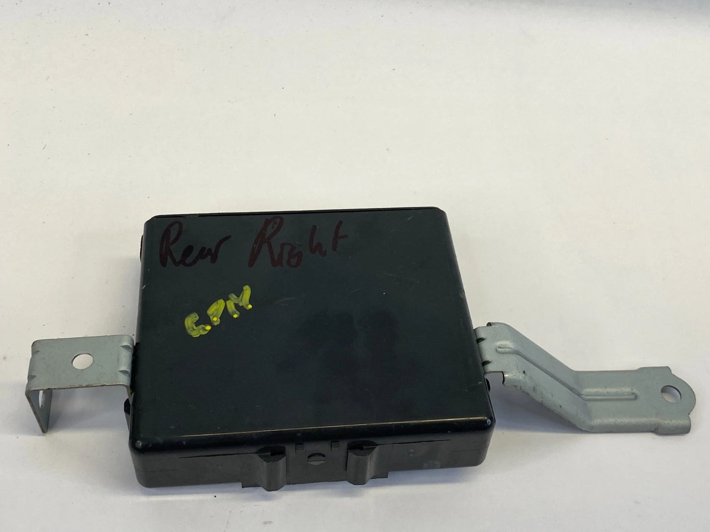 2004-2008 TOYOTA SIENNA RH MULTIPLEX NETWORK DOOR CONTROL MODULE 89222-08012 OEM