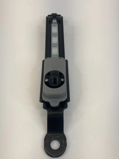 04 05 06 07 TOYOTA HIGHLANDER FRONT RIGHT SIDE SEAT BELT HEIGHT ADJUSTER OEM