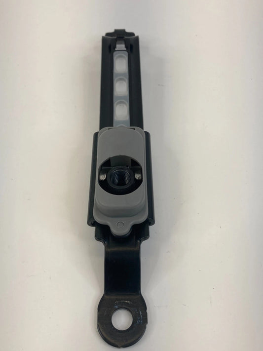 04 05 06 07 TOYOTA HIGHLANDER FRONT RIGHT SIDE SEAT BELT HEIGHT ADJUSTER OEM