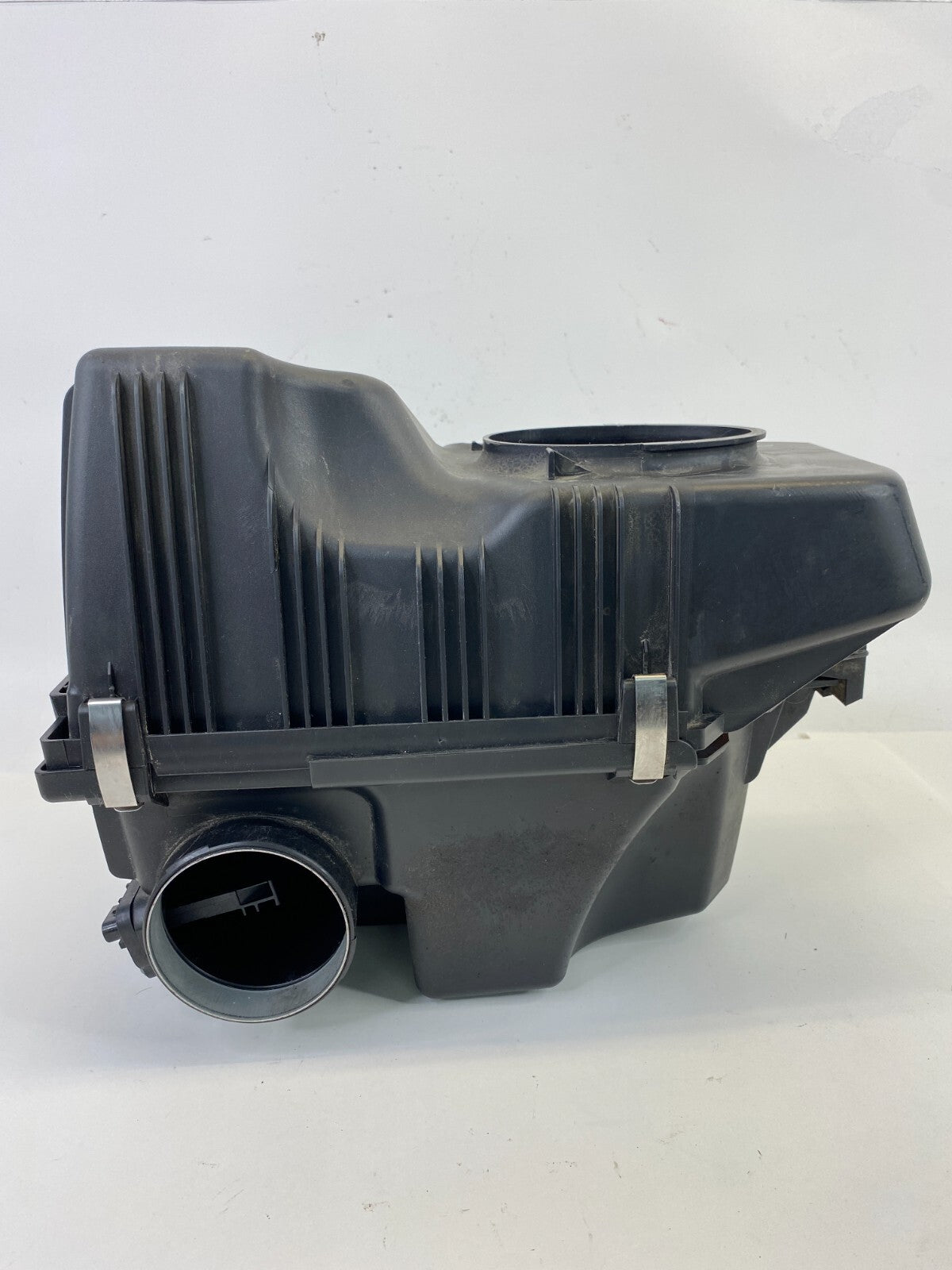 2013-2017 BMW X3 2.0L AWD Air Intake Cleaner Filter Box Assembly 761693201 OEM