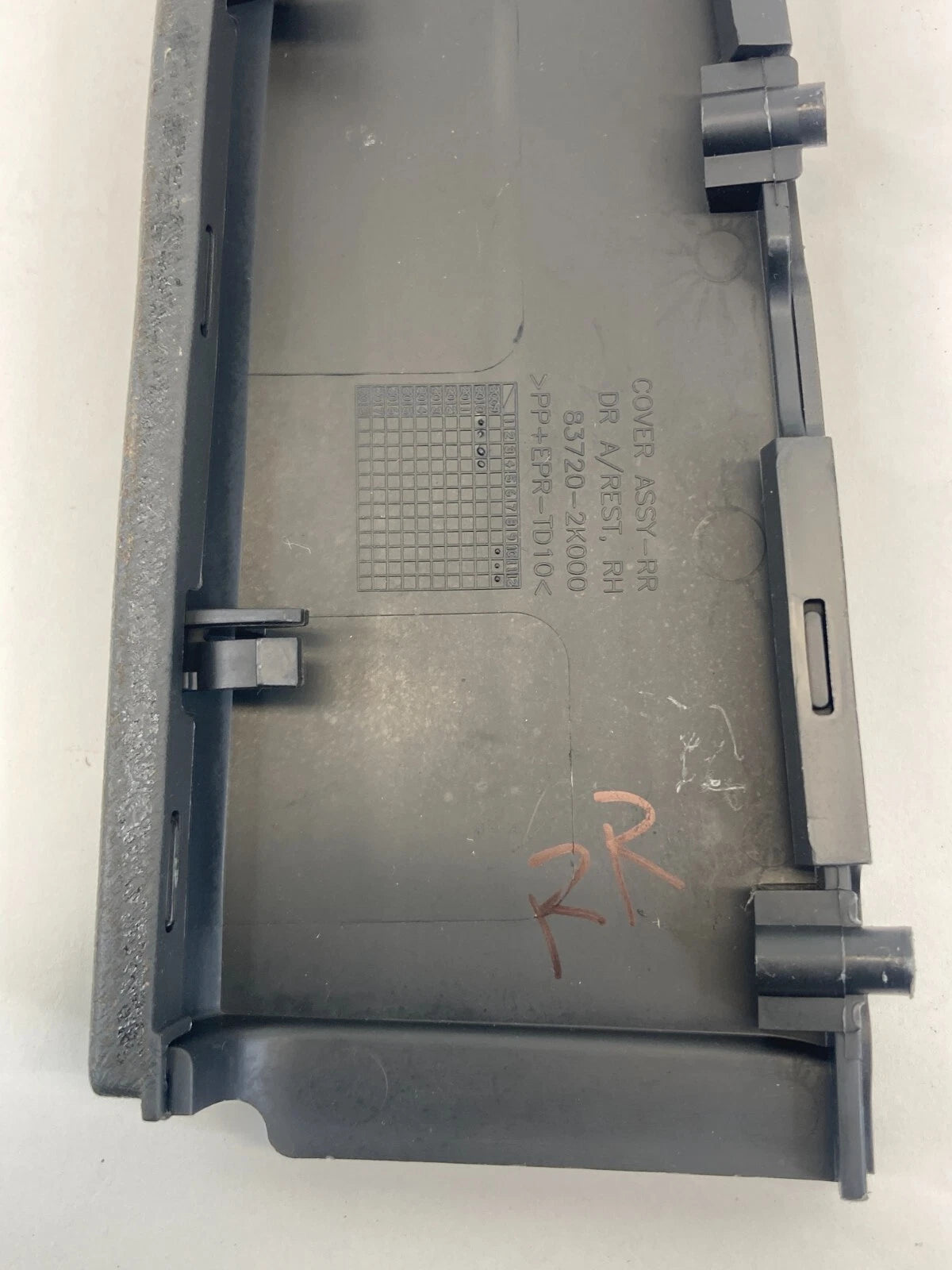 10 11 12 13 KIA SOUL REAR RIGHT SIDE DOOR PANEL ARMREST ARM REST 83720-2K000 OEM