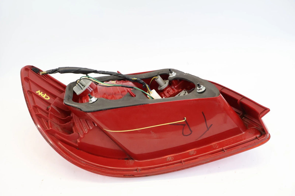 2006-2011 KIA RIO SEDAN RIGHT PASSENGER SIDE TAIL LIGHT TAILLIGHT TAILL LAMP