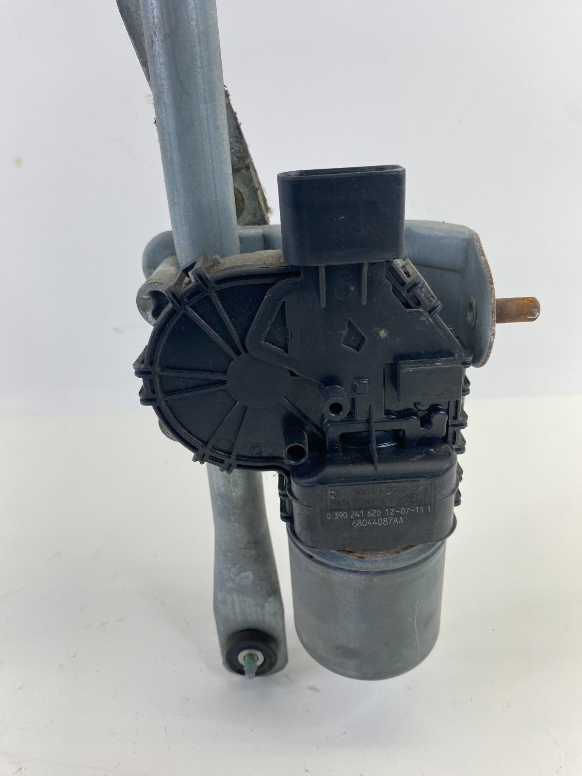 2009-2014 Dodge Avenger Front Windshield Wiper Motor w/ Linkage 68044087AA OEM