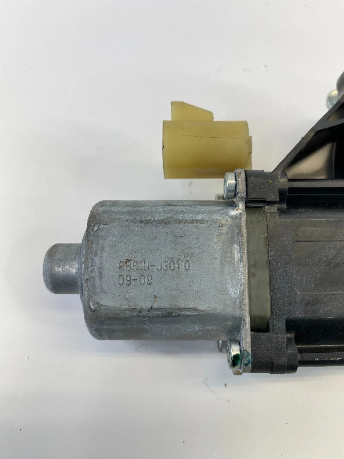 2009-2011 CHEVROLET EQUINOX FRONT RIGHT SIDE POWER WINDOW MOTOR 98810-J3010 OEM