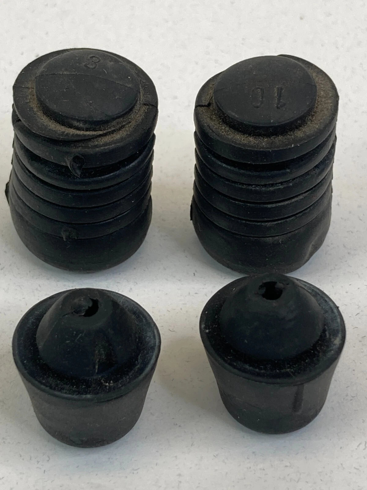 2004-2009 KIA SPECTRA HOOD RUBBER CUSHION BUFFER STOPPER BUMPER SET OEM