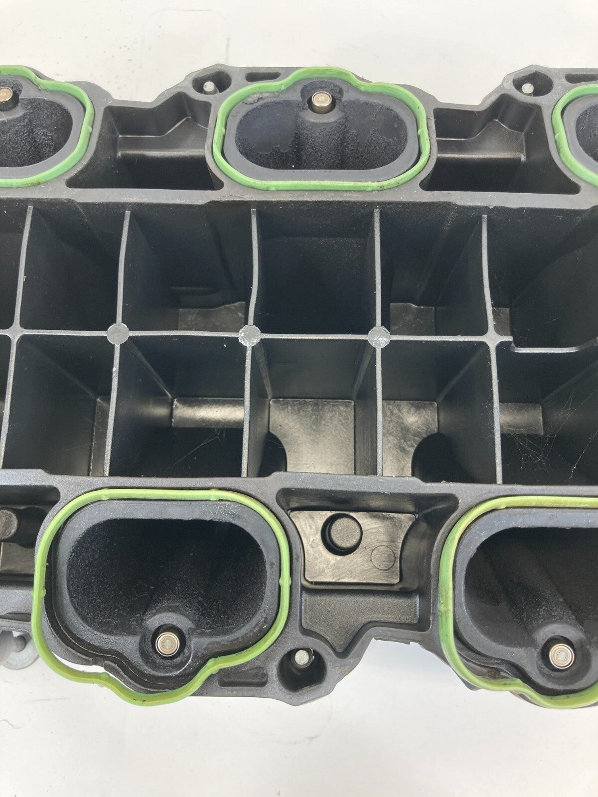 2011-2016 Chrysler Town & Country 3.6L Engine Lower Intake Manifold Assy OEM