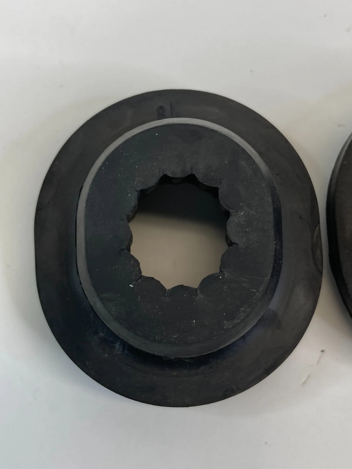 2009-2015 JAGUAR XF RADIATOR HOLDER RUBBER MOUNT BUSHING INSULATOR PAIR SET