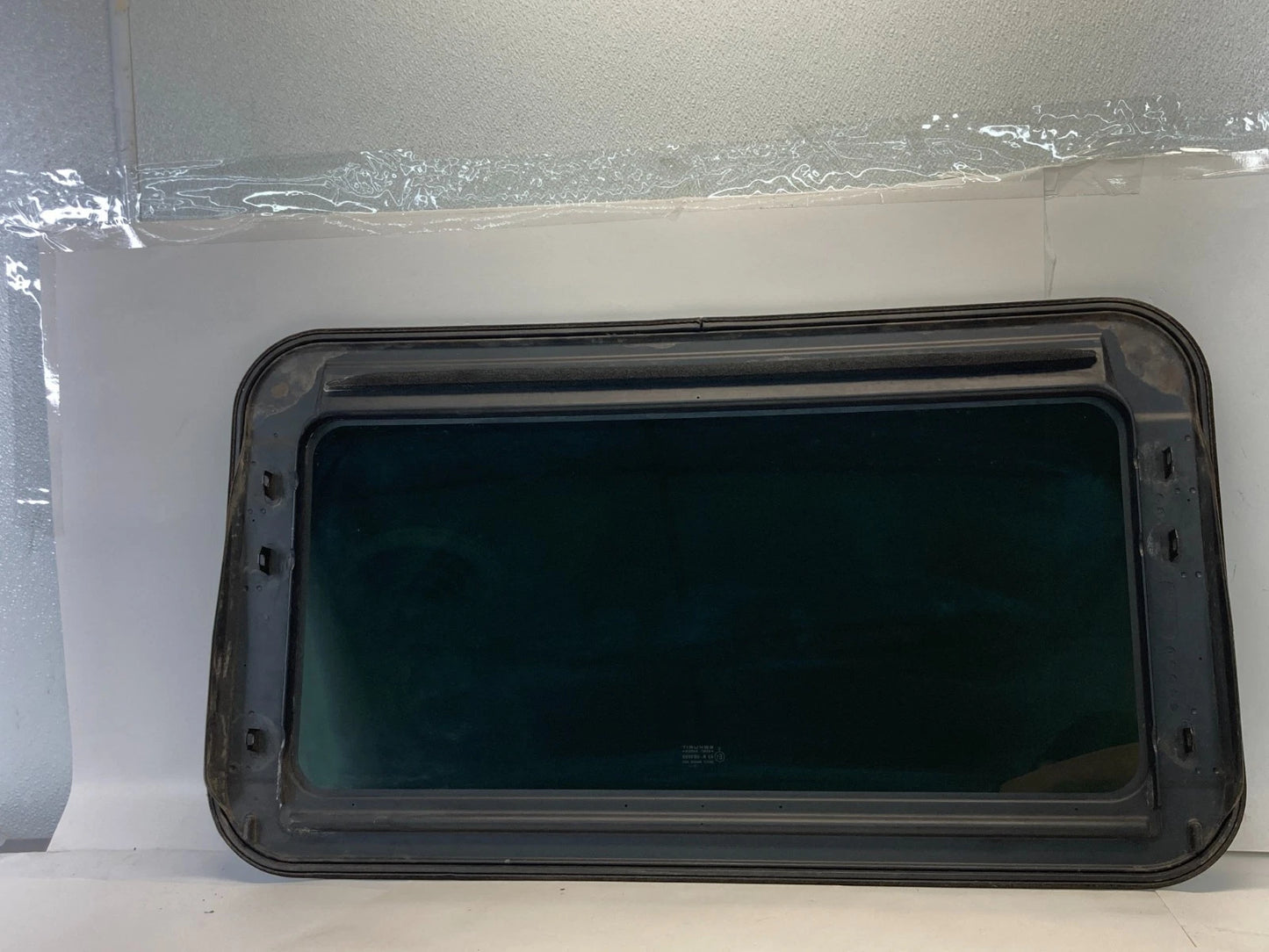 2003-2006 INFINITI G35 SEDAN FRONT SUNROOF SUN ROOF GLASS E143R001090 OEM