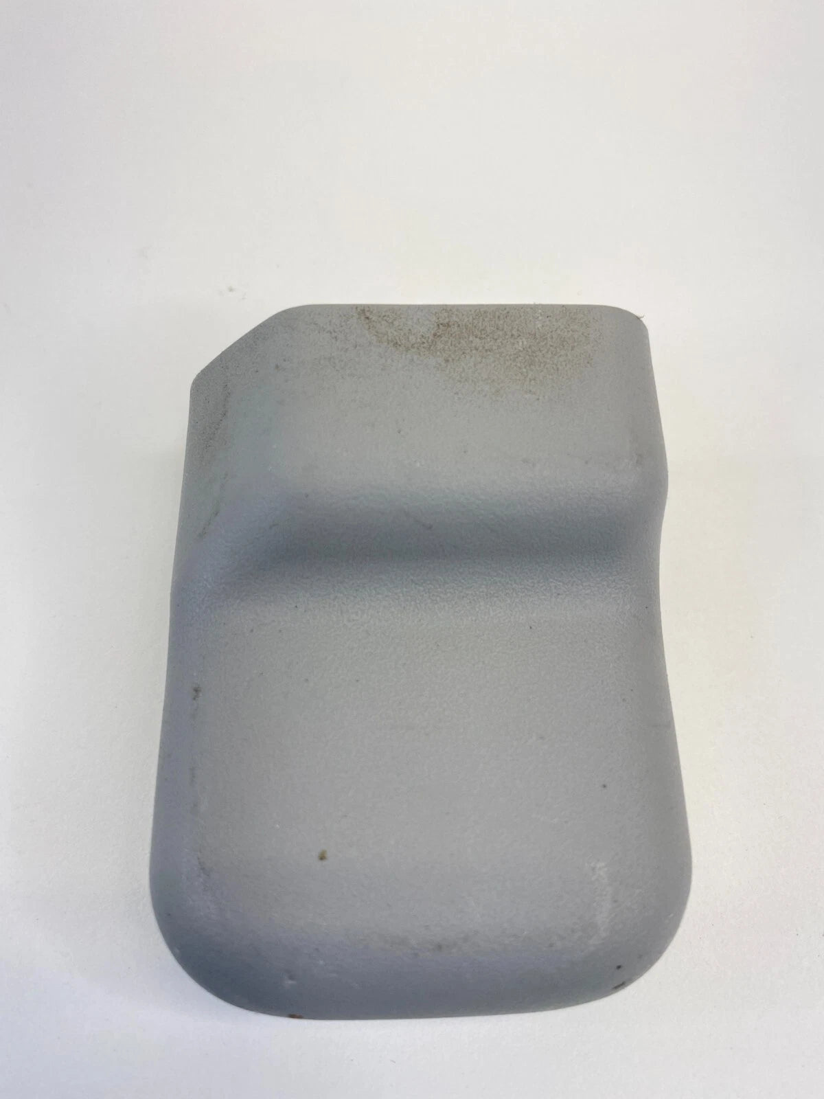 2006-2008 HYUNDAI SONATA SEDAN RIGHT INNER SIDE FRONT LEFT SEAT TRACK COVER TRIM