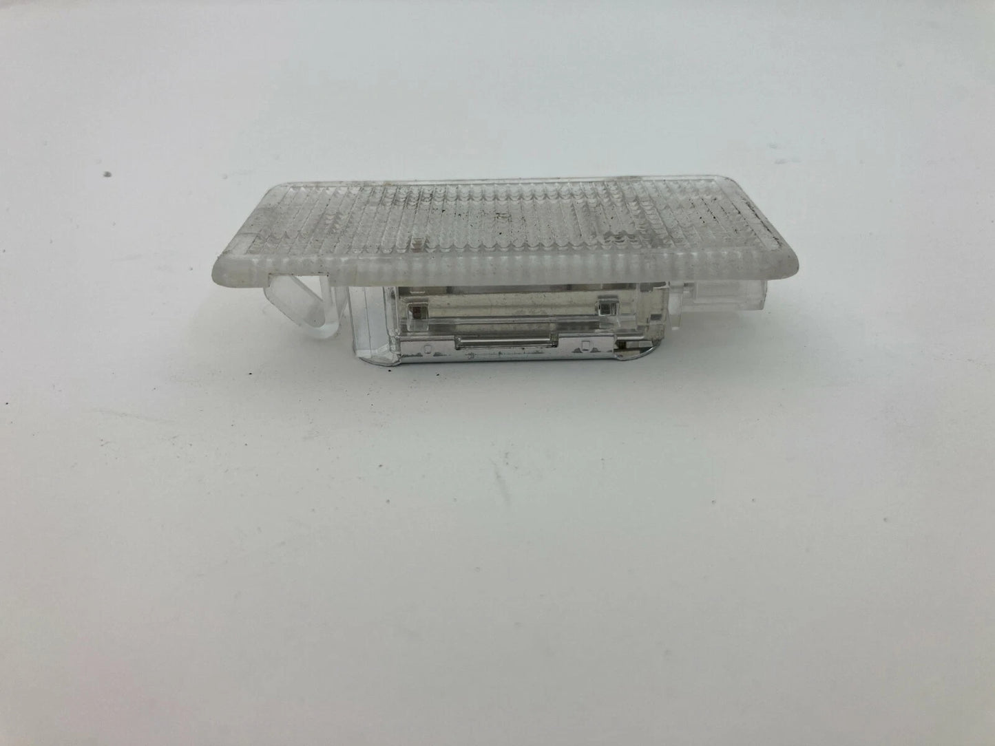 2001-2005 BMW 325I 325XI INTERIOR GLOVE BOX COURTESY LAMP LIGHT 63318360588 OEM