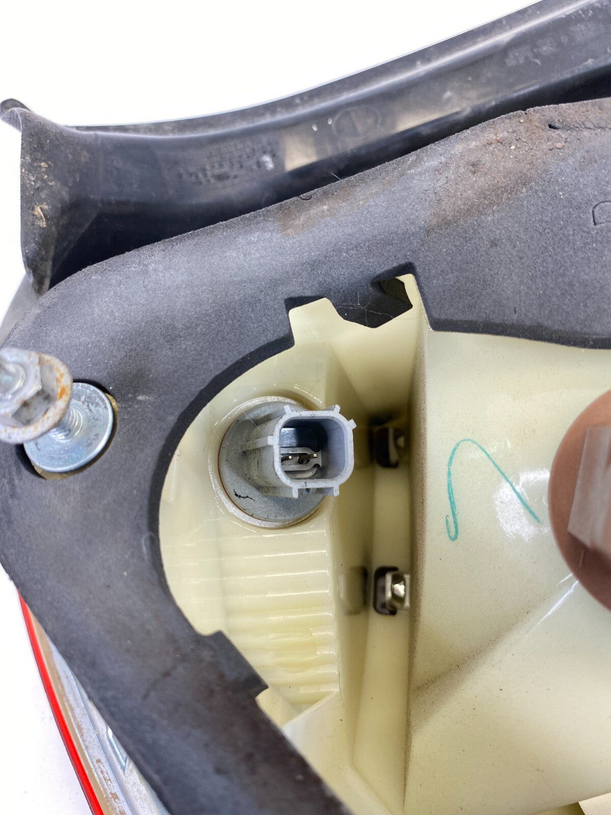 2010 2011 2012 Ford Fusion Sedan Rear Right Side Tail Light Taillight Lamp OEM