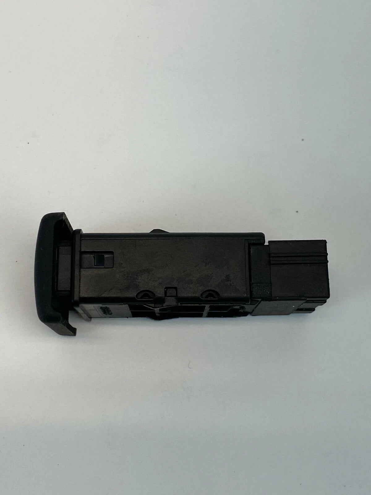 03 04 LAND ROVER DISCOVERY HAZARD WARNING LIGHT CONTROL SWITCH BUTTON YUG000730P
