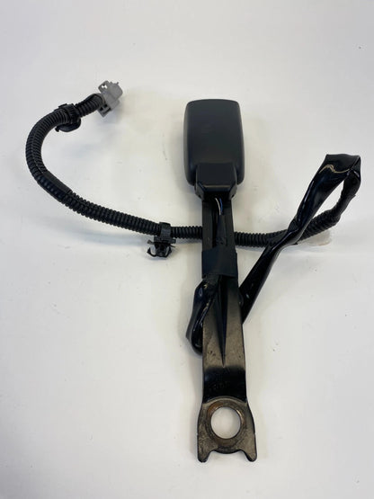 2005-2008 Pontiac Vibe Front Right Seat Belt Buckle 56458-A OEM